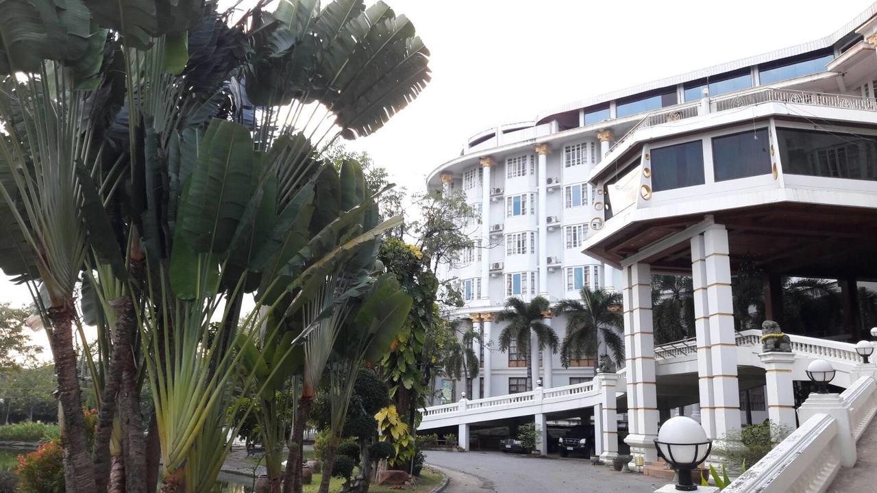 Hermitage Hotel Korat-SHA Nakhonratchasima Buitenkant foto