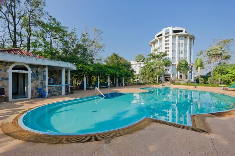 Hermitage Hotel Korat-SHA Nakhonratchasima Buitenkant foto